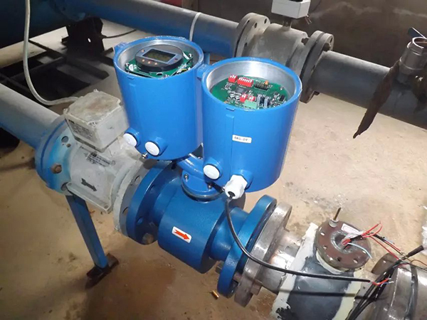 dn300电磁流量计工作现场图